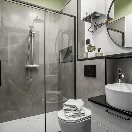 M&j - Ogarna アパート